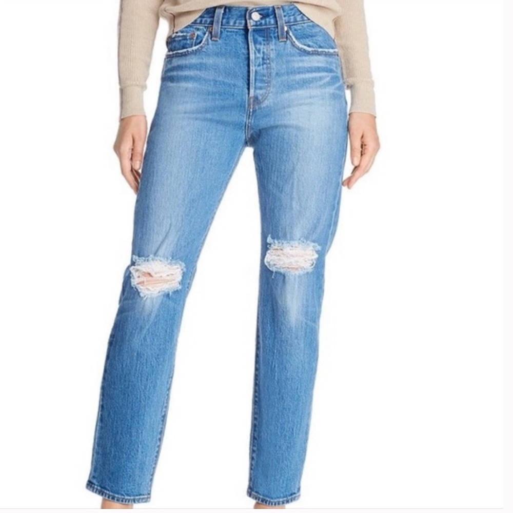 Levi’s 26 Premium Wedgie Icon Fit Jeans Medium Wash Distressing